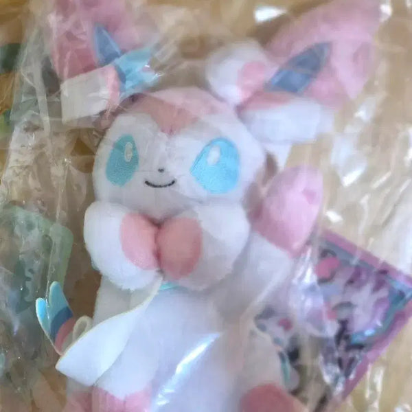 [BUNJANG] Pokemon Eevee Collection Sylveon Illustration Tag Plush / 포켓몬 하이파이브 님피아 일러스트택 이브이 컬렉션 인형