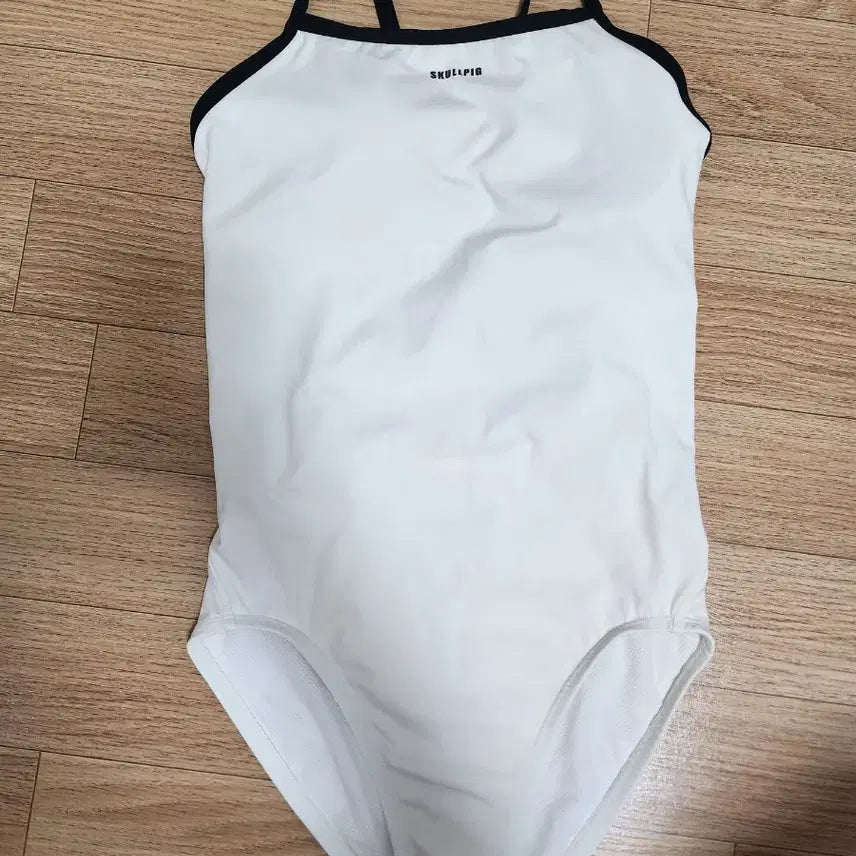 [BUNJANG] Skullpig Aquacooling Lettering Monokini Marshmallow White Swimsuit / 스컬피그 아쿠아쿨링 레터링 모노키니 마시멜로화이트 수영복