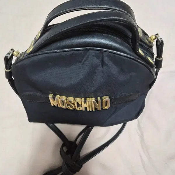 [BUNJANG] Moschino Gold Logo Tote Bag / 모스키노 금장 로고 토트백