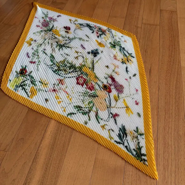 [BUNJANG] Floral Pleated Scarf Women's / 여성 플라워 플리츠 스카프