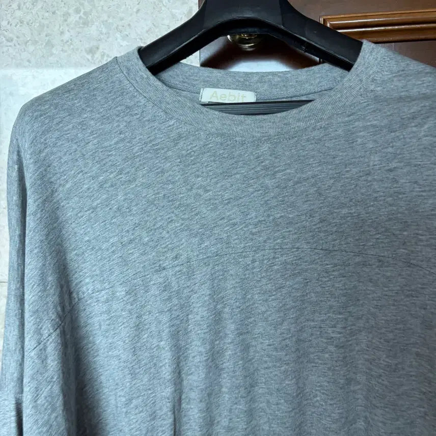 [BUNJANG] Women's Loose Fit Sweatshirt / 여성 루즈핏 맨투맨