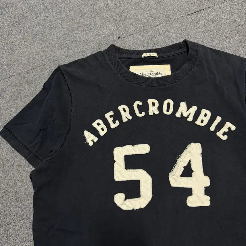[BUNJANG] Abercrombie & Fitch Navy Short Sleeve T-Shirt - Size M / 아베크롬비 네이비 반팔 M
