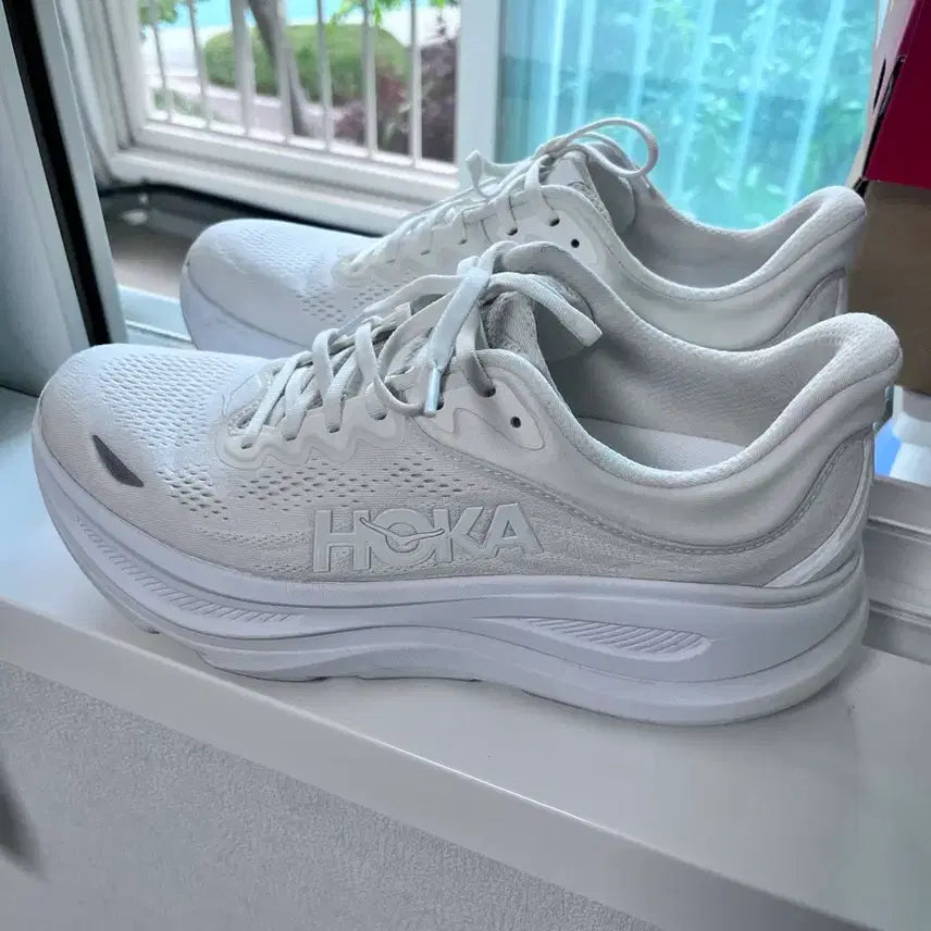 [BUNJANG] Hoka Bondi 9 White Running Shoes / [285] 호카 본디9 화이트