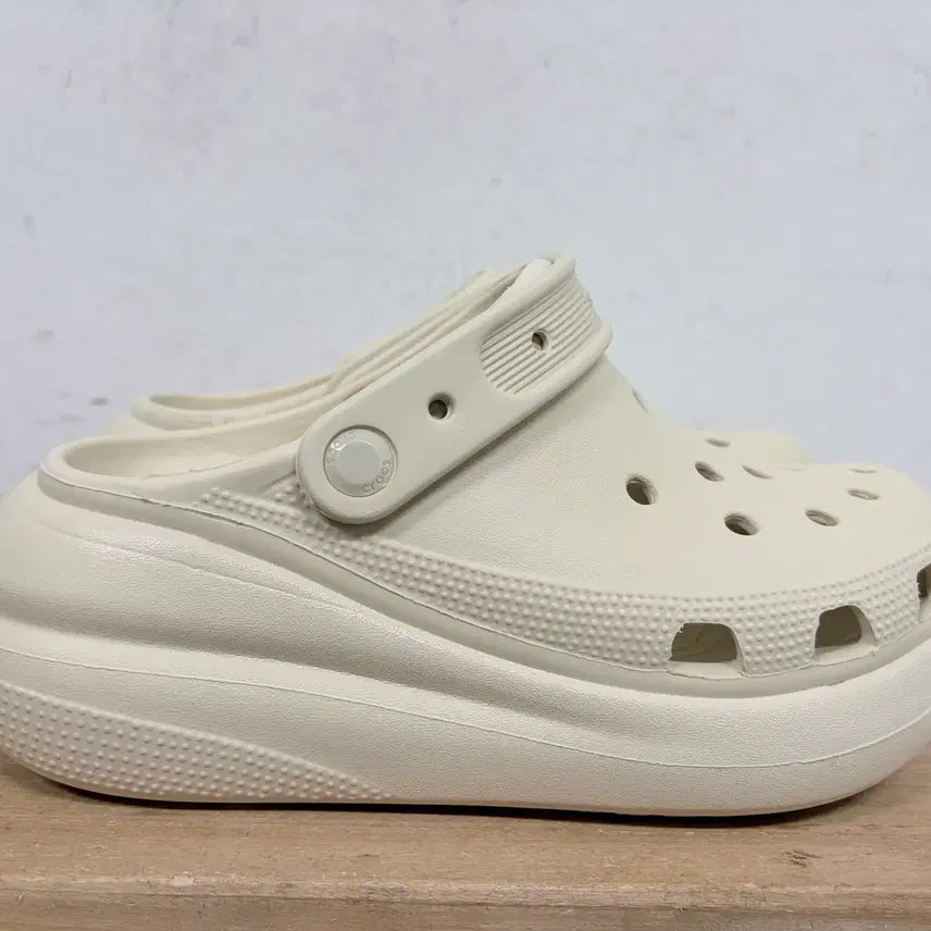 [BUNJANG] Crocs Women's Sandals Size 240 / 크록스 여성 샌들 240