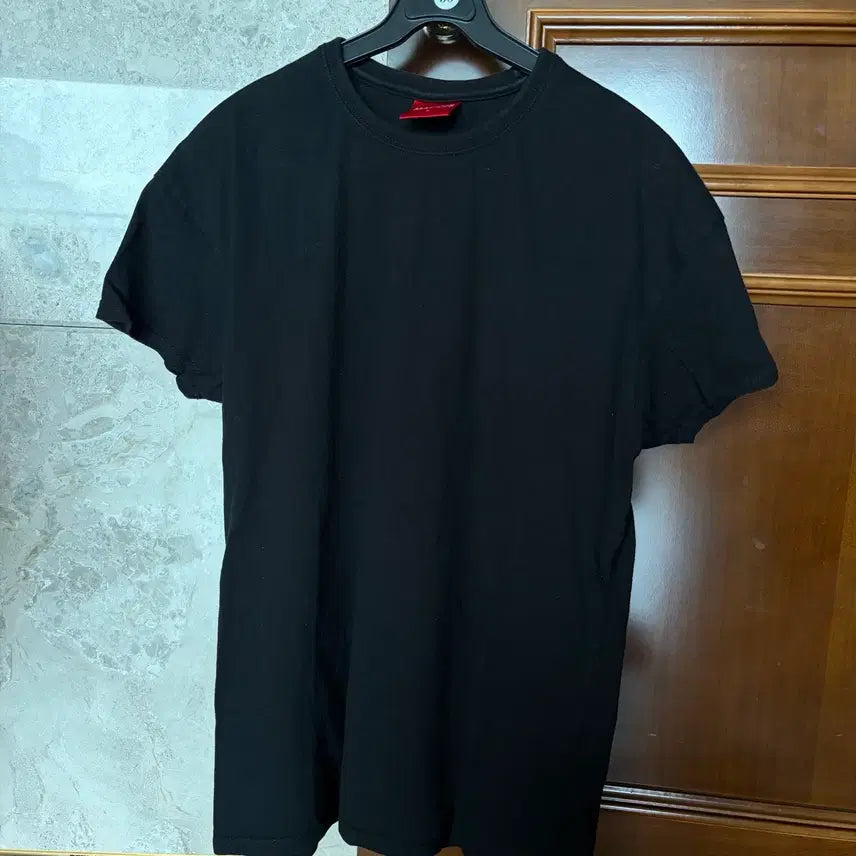 [BUNJANG] Black Basic Short-Sleeve T-Shirt / 블랙 기본 반팔 티셔츠