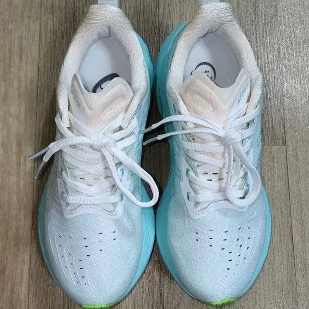 [BUNJANG] Asics NovaBlast 4 Women's Sneakers White/Mint (235) / 아식스 여성 노바블라스트4 운동화 흰색/민트-(235)완전 새것에 가깝습니다