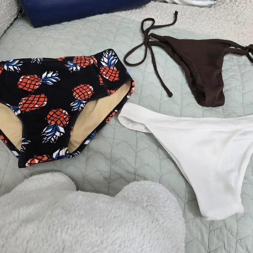 [BUNJANG] 3-Piece Bikini Bottom Set: Pineapple Print, Brown, White / 비키니 하의 3종 세트 파인애플 무늬/브라운/화이트