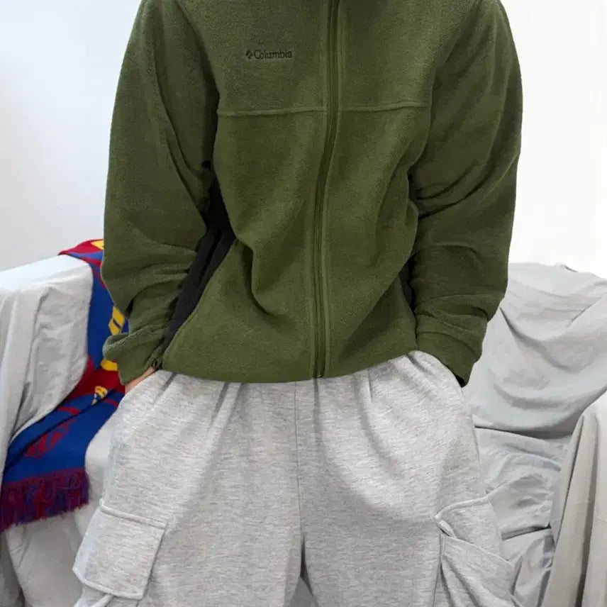[BUNJANG] Columbia Khaki Green Small Logo Fleece Jacket / 컬럼비아 카키 그린 스몰로고 플리스 자켓