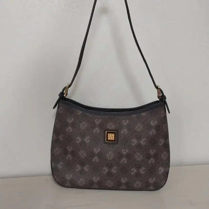 [BUNJANG] Pierre Cardin Monogram Shoulder Bag / 피에르가르뎅 모노그램 숄더백