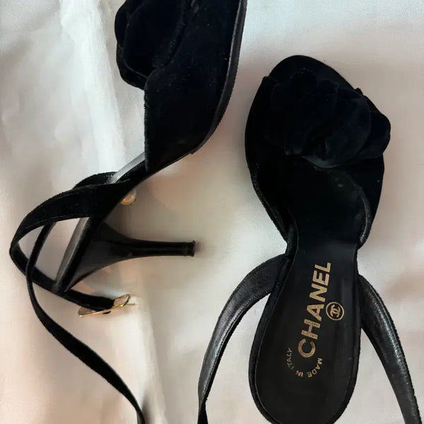 [BUNJANG] Chanel Camellia Slingback Heels Velvet Black Size 37 / 샤넬 카멜리아 슬링백 힐