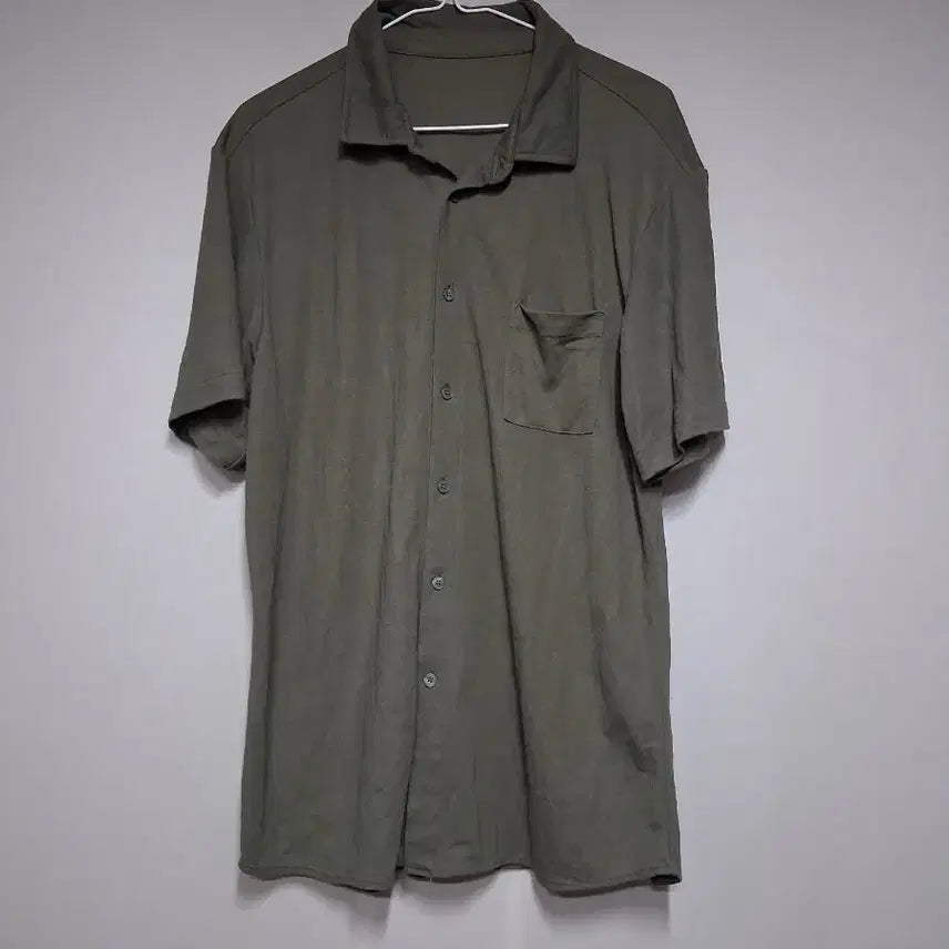 [BUNJANG] Khaki Short Sleeve Shirt (Size 105) / 카키색 반팔 셔츠(105)