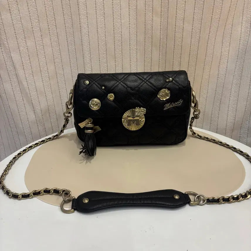 [BUNJANG] Metrociti Limited Edition Chain Crossbody Shoulder Bag / 메트로시티 한정판 체인 크로스백 숄더백