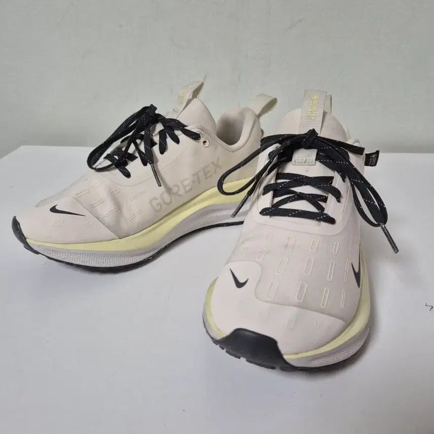 [BUNJANG] Nike GORE-TEX Infinity Run 4 Beige 235mm Women's Running Shoes / 나이키 고어텍스 인피니티 런 4 베이지 235mm