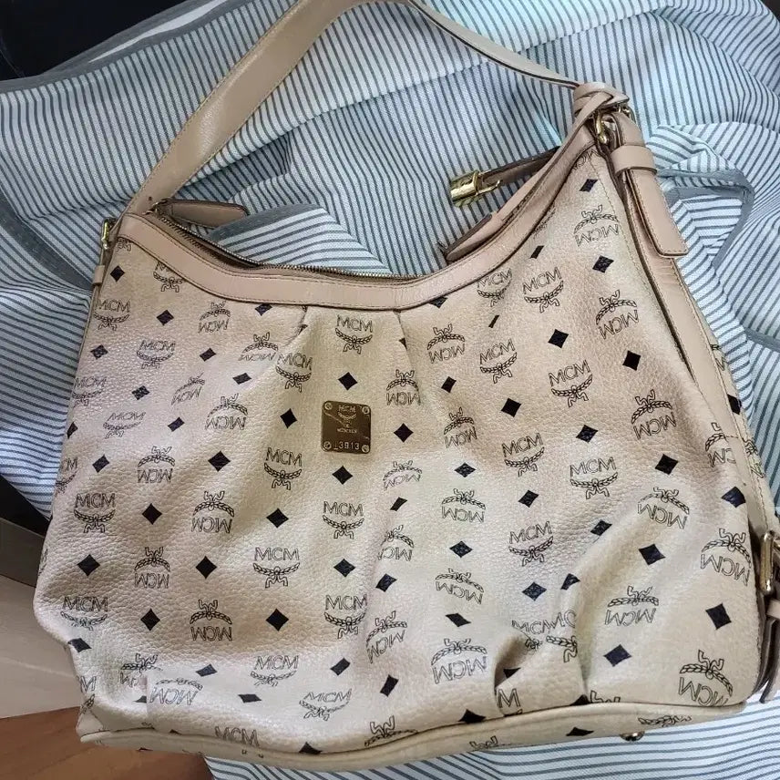 [BUNJANG] MCM Shoulder Bag / 엠씨엠 가방 성주택 있어요