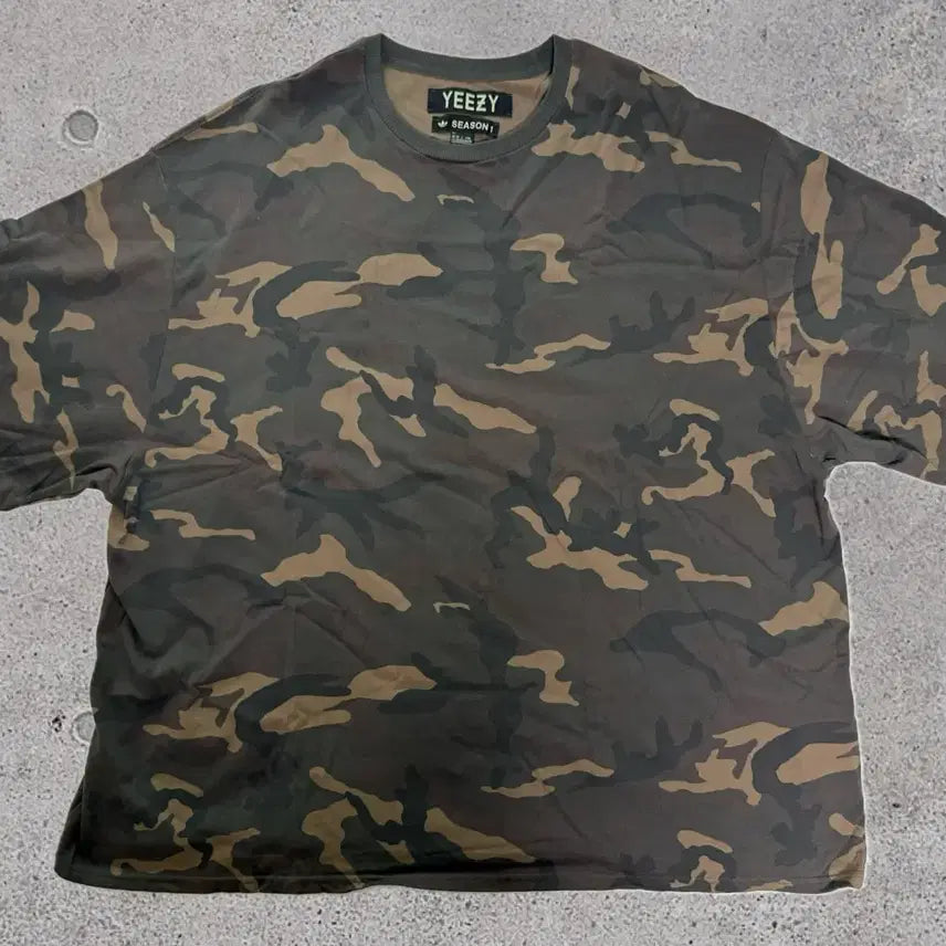 [BUNJANG] Adidas Yeezy Season 1 Camo T-Shirt / [2XL/새상품급] 이지 아디다스 시즌1 카모 티셔츠