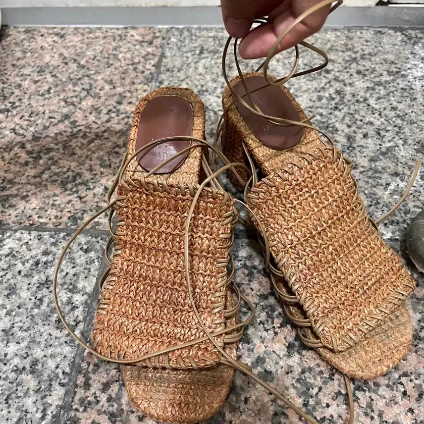 [BUNJANG] Rattan Strap Heeled Sandals / 라탄 스트랩 힐 샌들