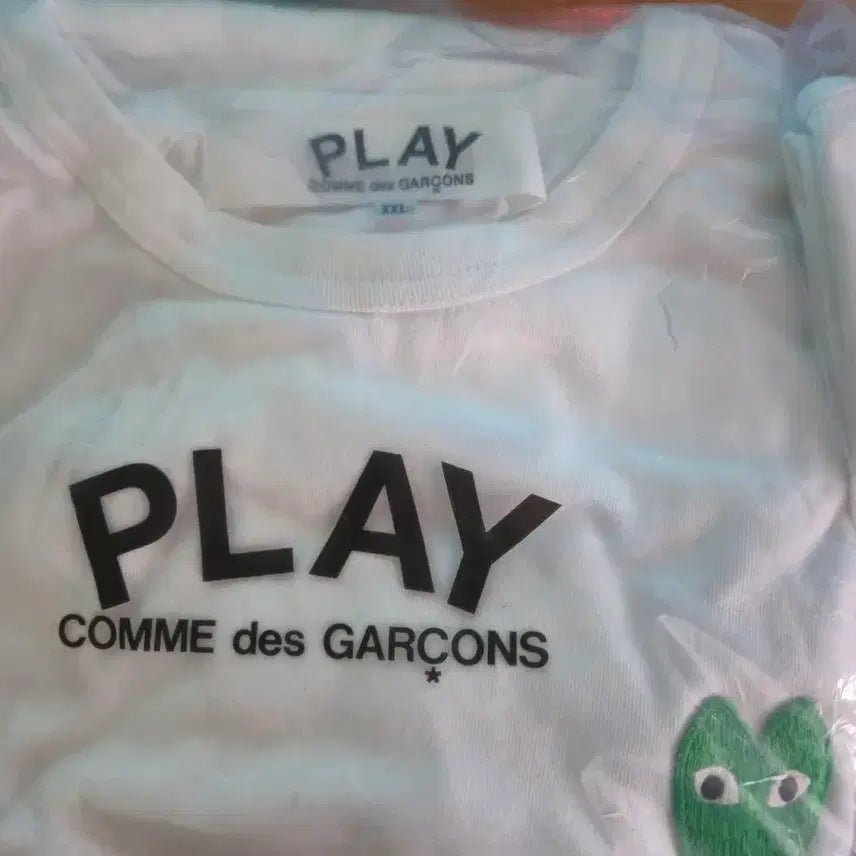 [BUNJANG] Comme des Garçons Play White T-Shirt Green Heart XXL / 꼼데가르송 플레이 반팔티셔츠 그린하트 화이트 XXL