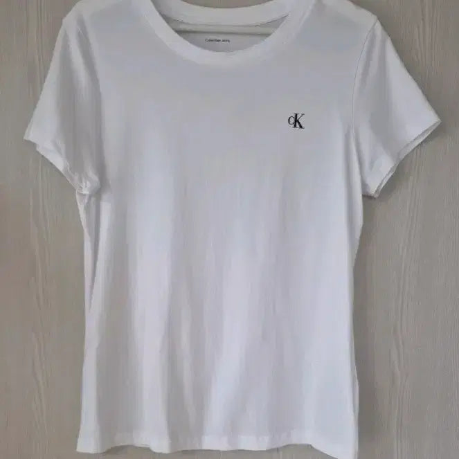 [BUNJANG] Calvin Klein Women's Logo T-Shirt White / 캘빈클라인 반팔티 여성 화이트