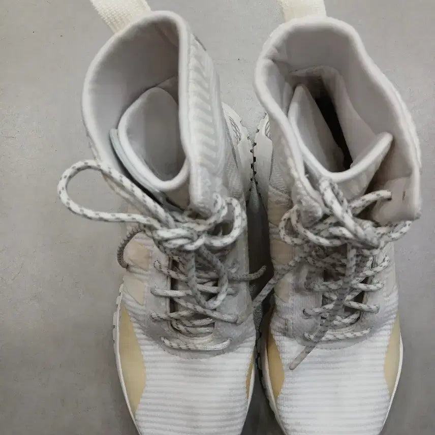 [BUNJANG] Adidas High-Top Sneakers White 250 / 아디다스 하이탑 운동화 화이트 250