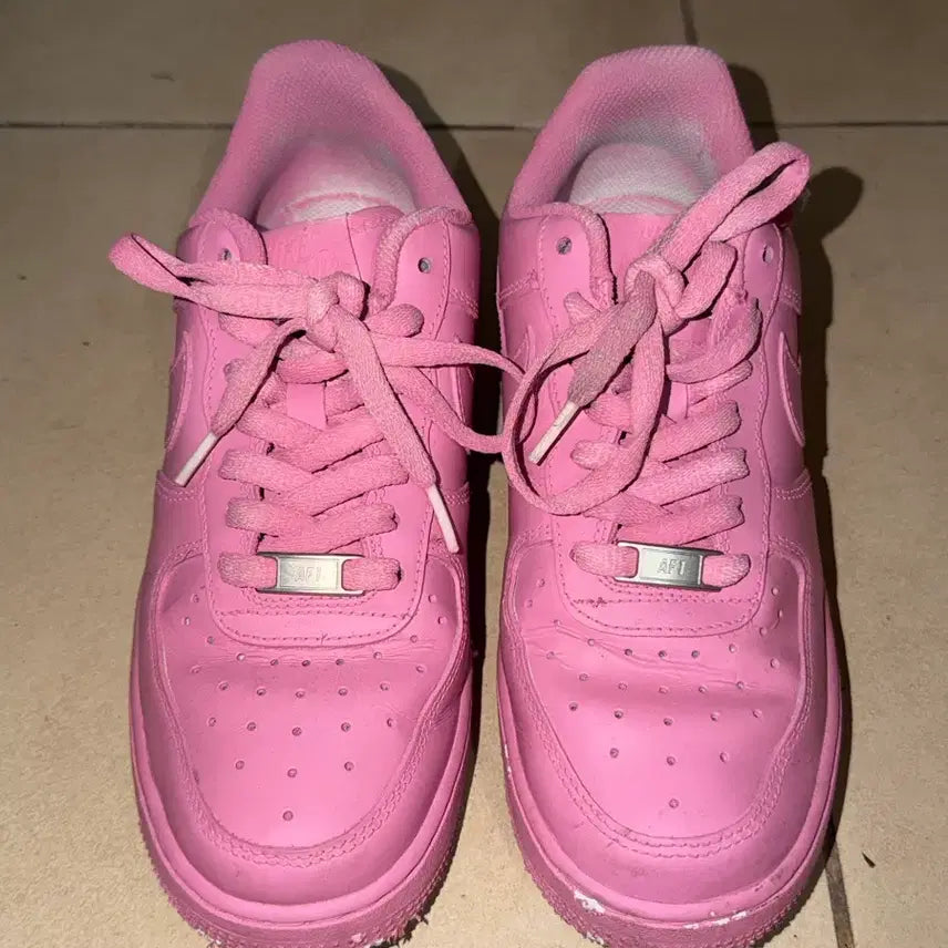 [BUNJANG] Nike Air Force 1 Strawberry Milk Custom Sneakers / [245] 나이키 에어포스 1 딸기우유 커스텀