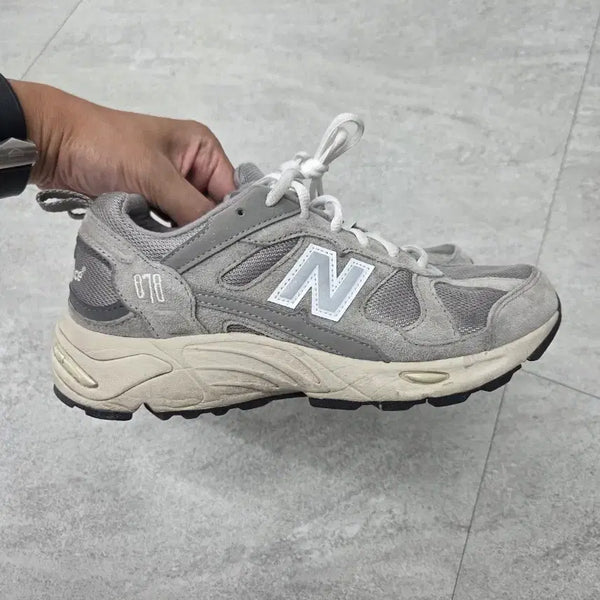 [BUNJANG] New Balance 878 Grey (CM878MC1) Sneakers / [ 240 ] 뉴발란스 878 그레이 (CM878MC1)
