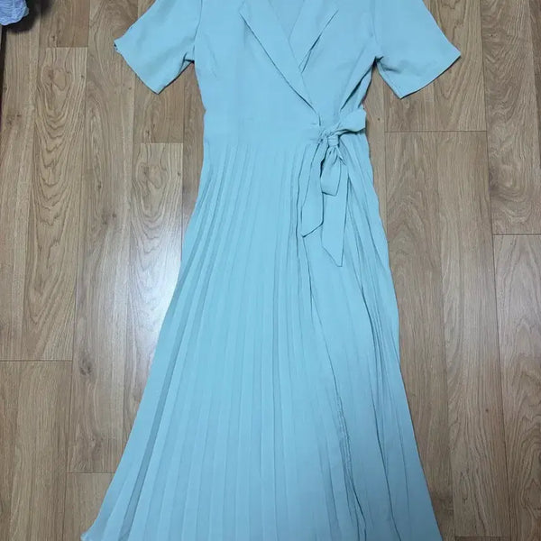 [BUNJANG] A.B. PLUS Green Pleated Wrap Shirt Dress / 연두색 셔츠 원피스 플리츠 랩원피스 에이비플러스
