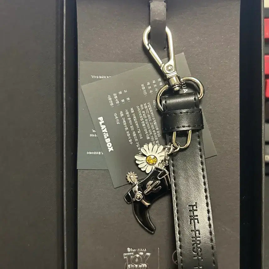 [BUNJANG] Toy Story x PEACEMINUSONE Collaboration Keychain / 토이스토리 피스마이너스원 패션 키링