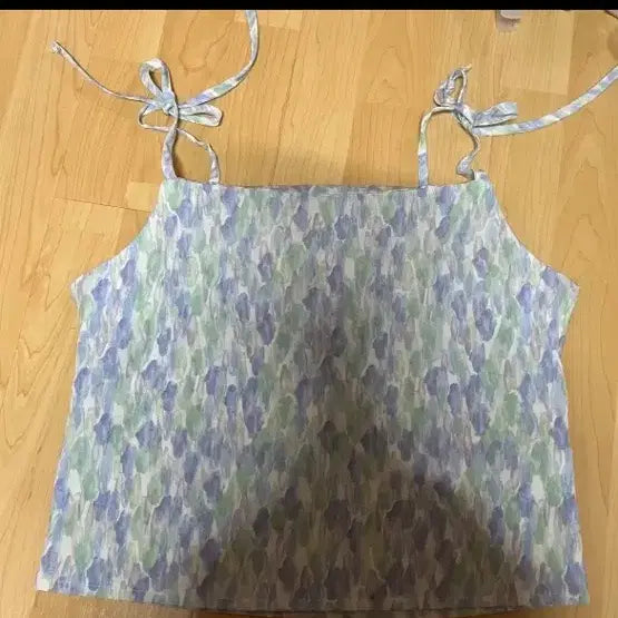 [BUNJANG] Oini Yunseul Floral Pattern Strap Camisole / 오이니 윤슬 나시