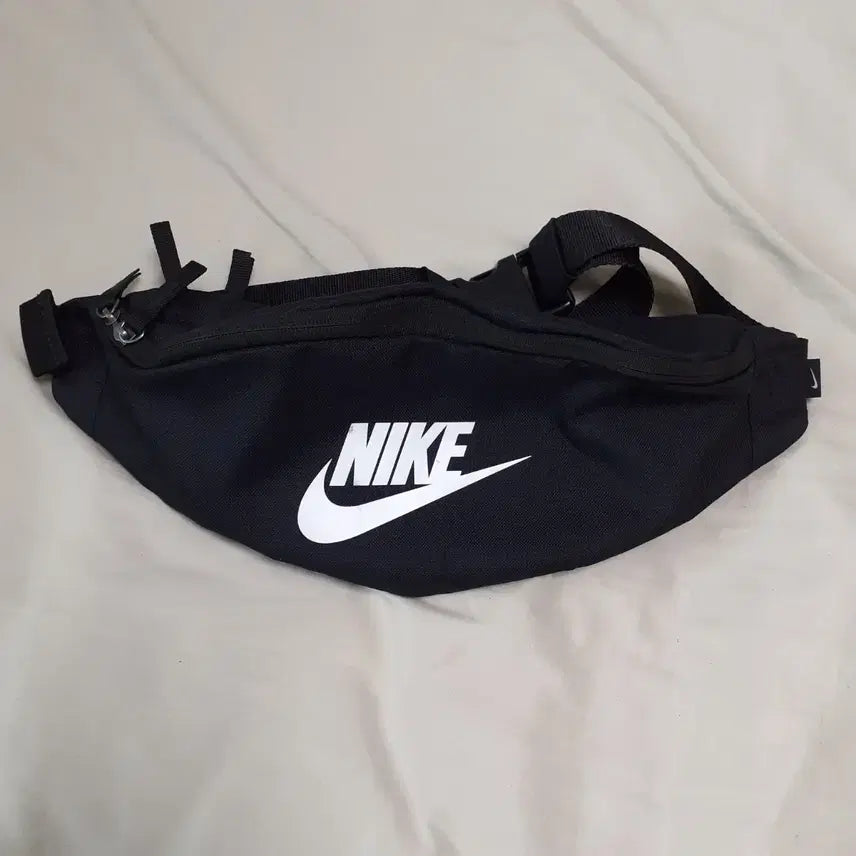 [BUNJANG] Nike Heritage Waist Bag Black / 나이키 헤리티지 웨이스트백 힙색 블랙