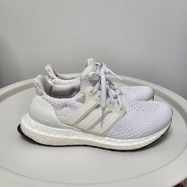[BUNJANG] Adidas Ultraboost White Sneakers Size 230 / 230아디다스 울트라부스트 흰색 운동화   -1189