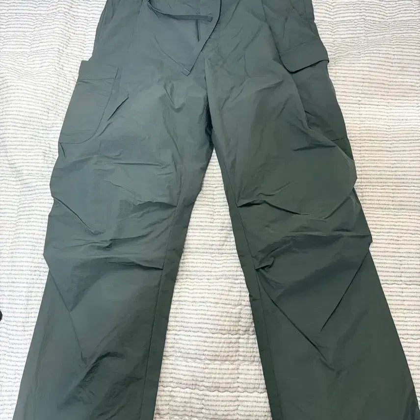 [BUNJANG] Hollysun Dark Green Nylon Cargo Pants / 홀리선 다크그린 나일론 카고 팬츠 판매합니다