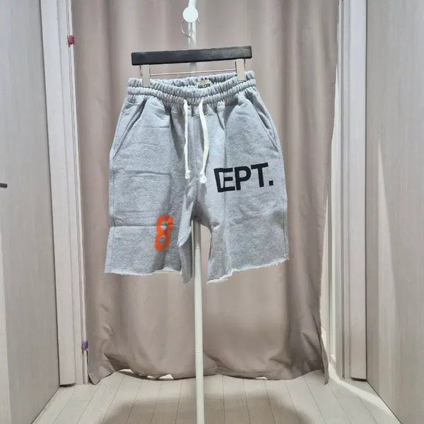 [BUNJANG] Gallery Dept 8 Graphic Shorts Grey / 갤러리 뎁트 8번 그래픽  반바지 그레이.정품 새상품