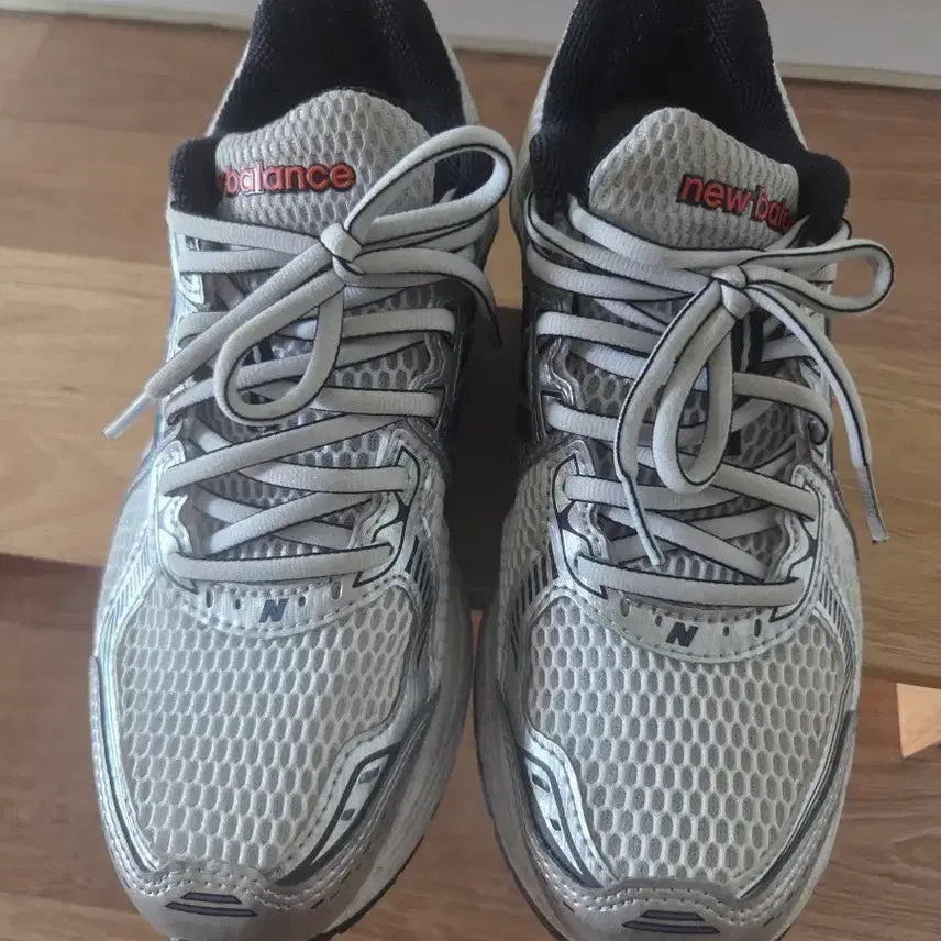 [BUNJANG] New Balance 860V2 Metallic Silver Sneakers / 뉴발란스 860V2 메탈릭 실버