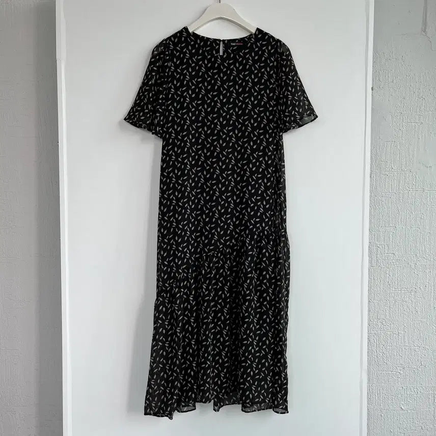 [BUNJANG] Trend Collection Black Leaf Pattern Chiffon Long Dress / 트렌드컬렉션 블랙 나뭇잎 패턴 쉬폰 롱 원피스