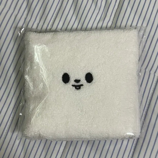 [BUNJANG] Stray Kids SKZOO Rabbit Towel / 스트레이키즈 스키즈 스키주 리빗 팬미팅 수건 양도