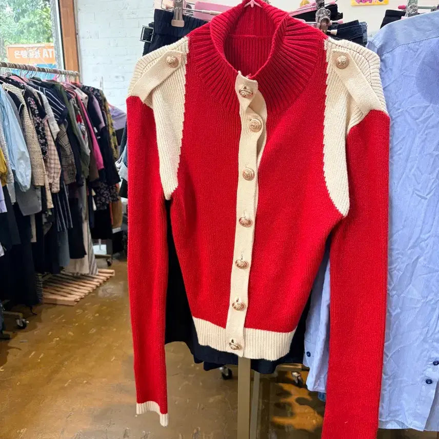[BUNJANG] Joolo G. Red White Color-Blocked Cardigan / 줄로그 레드 화이트 배색 가디건