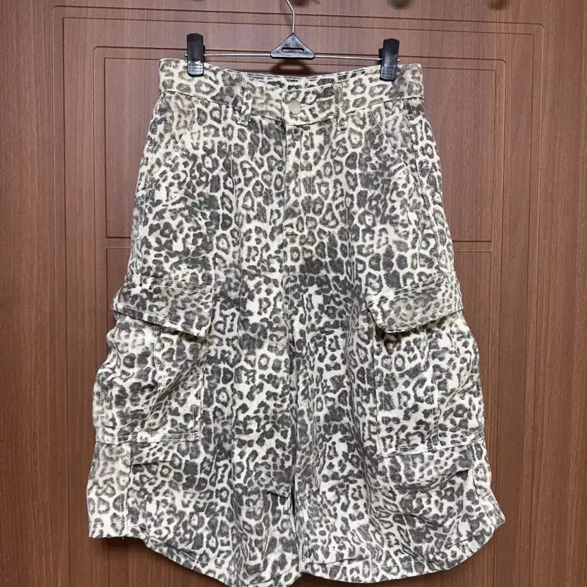 [BUNJANG] Leopard Cargo Bermuda Shorts / 빈티지 에이블리 무신사 레오파드 카고 반바지 버뮤다 7부 8부 팬츠