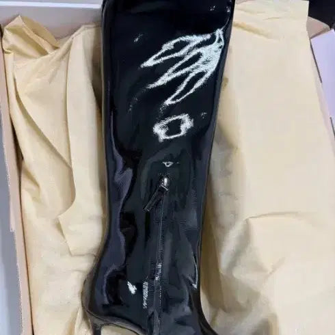 [BUNJANG] The Laurent Black Patent Leather Long Boots / the laurent(더로랑)블랙 페이던트 롱부츠 (새제픔