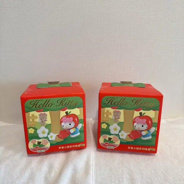 [BUNJANG] Hello Kitty Apple Town Series Figures Set (2 Pieces, Brand New) / 헬로키티 애플타운 시리즈 피규어 2개 세트 (새상품)