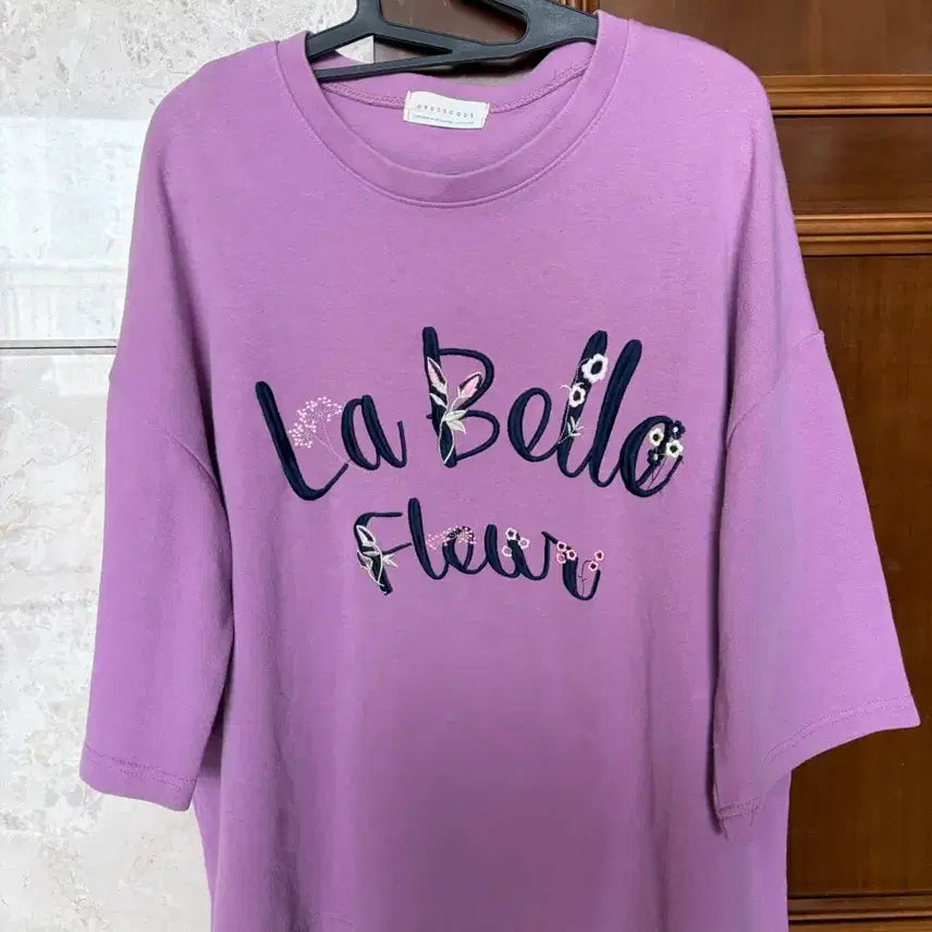 [BUNJANG] Women's Embroidered Short-Sleeve T-Shirt / 여성 자수 반팔티 프리사이즈