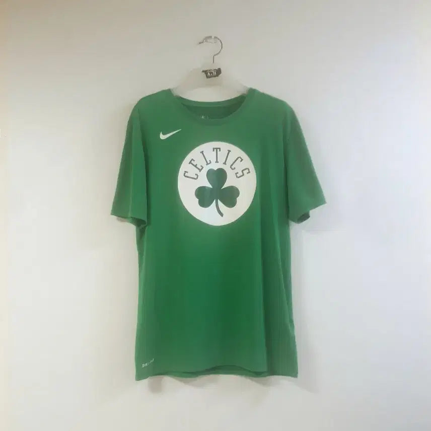 [BUNJANG] Nike NBA Boston Celtics Essential Logo T-Shirt / 나이키 NBA 보스턴 셀틱스 에센셜 로고 반팔티
