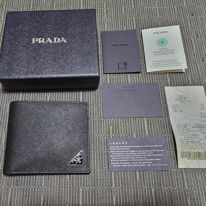 [BUNJANG] Prada Saffiano Triangle Logo Leather Bifold Wallet / [백화점,새상품급]프라다 사피아노 트라이앵글 로고 레더 반지갑
