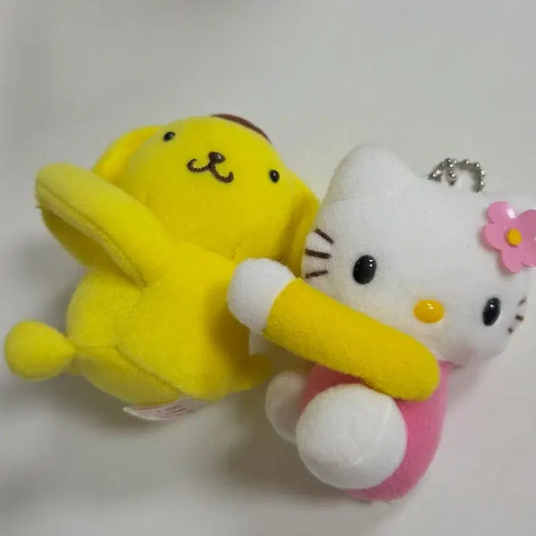 [BUNJANG] Vintage Hello Kitty & Pompompurin "Hugging" Plush Charm / 고전키티 폼폼푸린 찍찍이 인형 키링 안아줘 인형 카오하나 키티