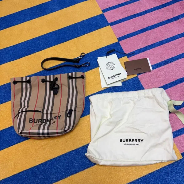 [BUNJANG] Burberry Phoebe Nylon Bucket Bag Pouch / 버버히 포이베 버킷백