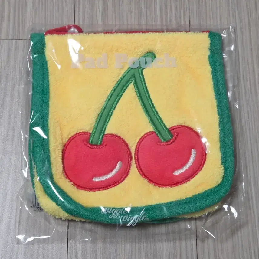 [BUNJANG] Wiggle Wiggle Pad Pouch / 위글위글_패드 파우치