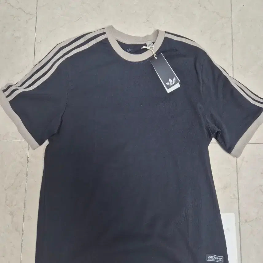 [BUNJANG] Adidas T-Shirt / 아디다스 반팔티