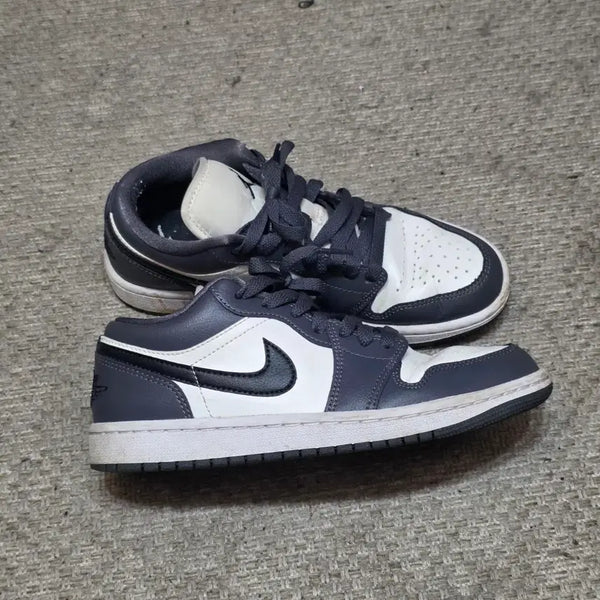 [BUNJANG] Air Jordan 1 Low Dark Grey White (235mm) / 에어 조던 1 로우 다크 그레이 화이트 235