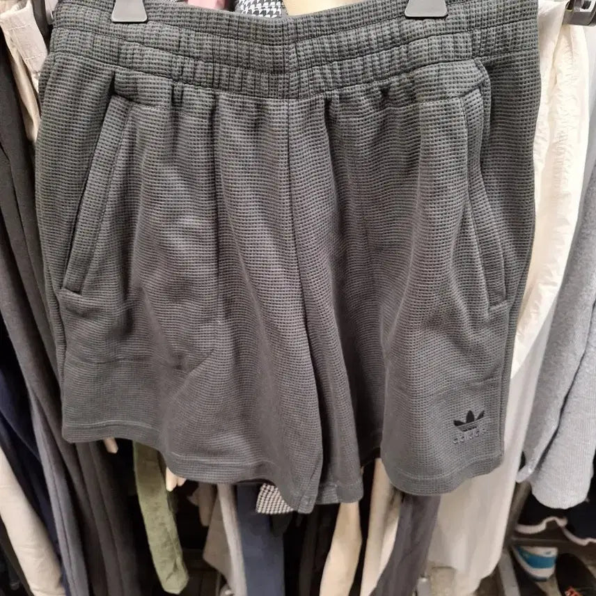 [BUNJANG] Adidas Women's Grey Shorts / 아디다스 반바지 그레이