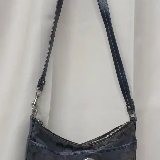 [BUNJANG] Coach Signature Shoulder Bag / 코치 시그니처 숄더백