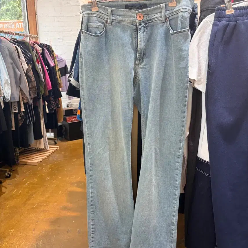 [BUNJANG] Max Mara Light Wash Bootcut Jeans / 막스마라 청바지 연청 부츠컷